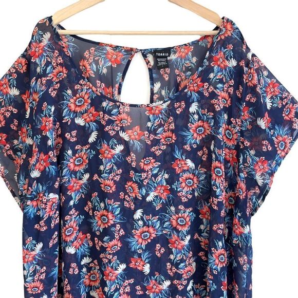 Torrid Floral Sheer Scoop Neck Keyhole Blouse - Picture 2 of 7